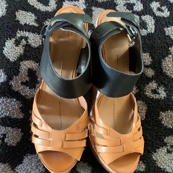 Dolce Vita Wedge Sandal - Picture 4 of 4